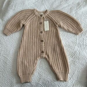 NWT Quincey Mae Knitted Beige Baby One-Piece Romper 0-3 months